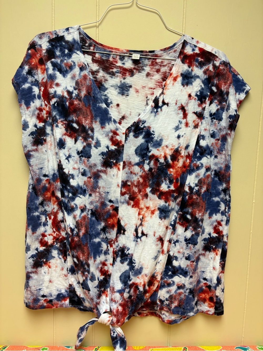 Cato Tie-Dye V-Neck Short Sleeve Knot Front Top - Navy, Red, White